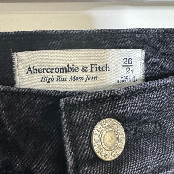 Abercrombie & Fitch High Rise Mom jeans distressed raw hem size 2R - Picture 3 of 3